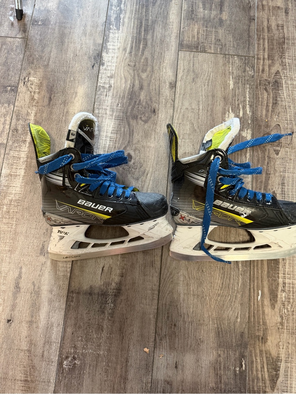 Bauer Vapor Ice Hockey Skates - Black with Yellow Accents with Bauer orthotics